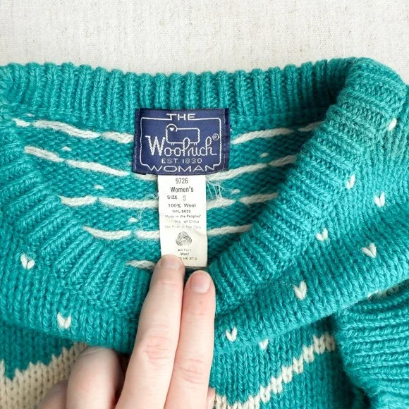 vtg Woolrich teal teddy bear skiing novelty wool sweater S - Picture 4 of 5